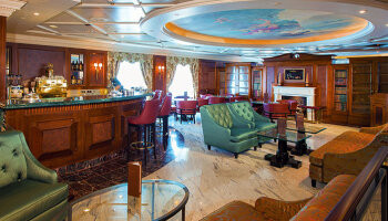 1548636833.8663_r370_Oceania Cruises Sirena Interior baristas.jpg